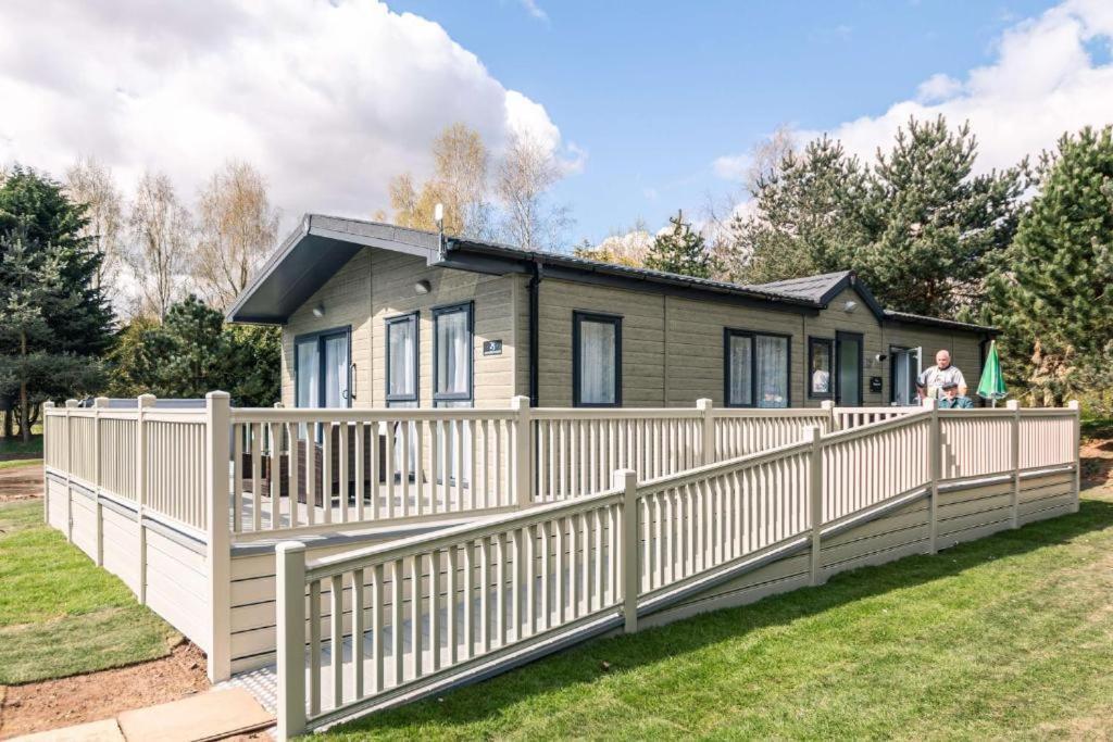 Ashworth Lodge With Hot Tub Barmby on the Moor Zimmer foto